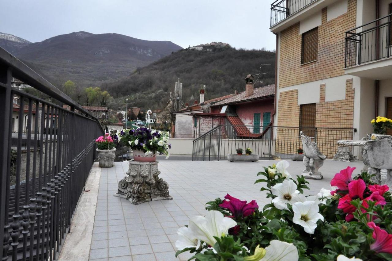 Albergo Rio Canistro Eksteriør bilde