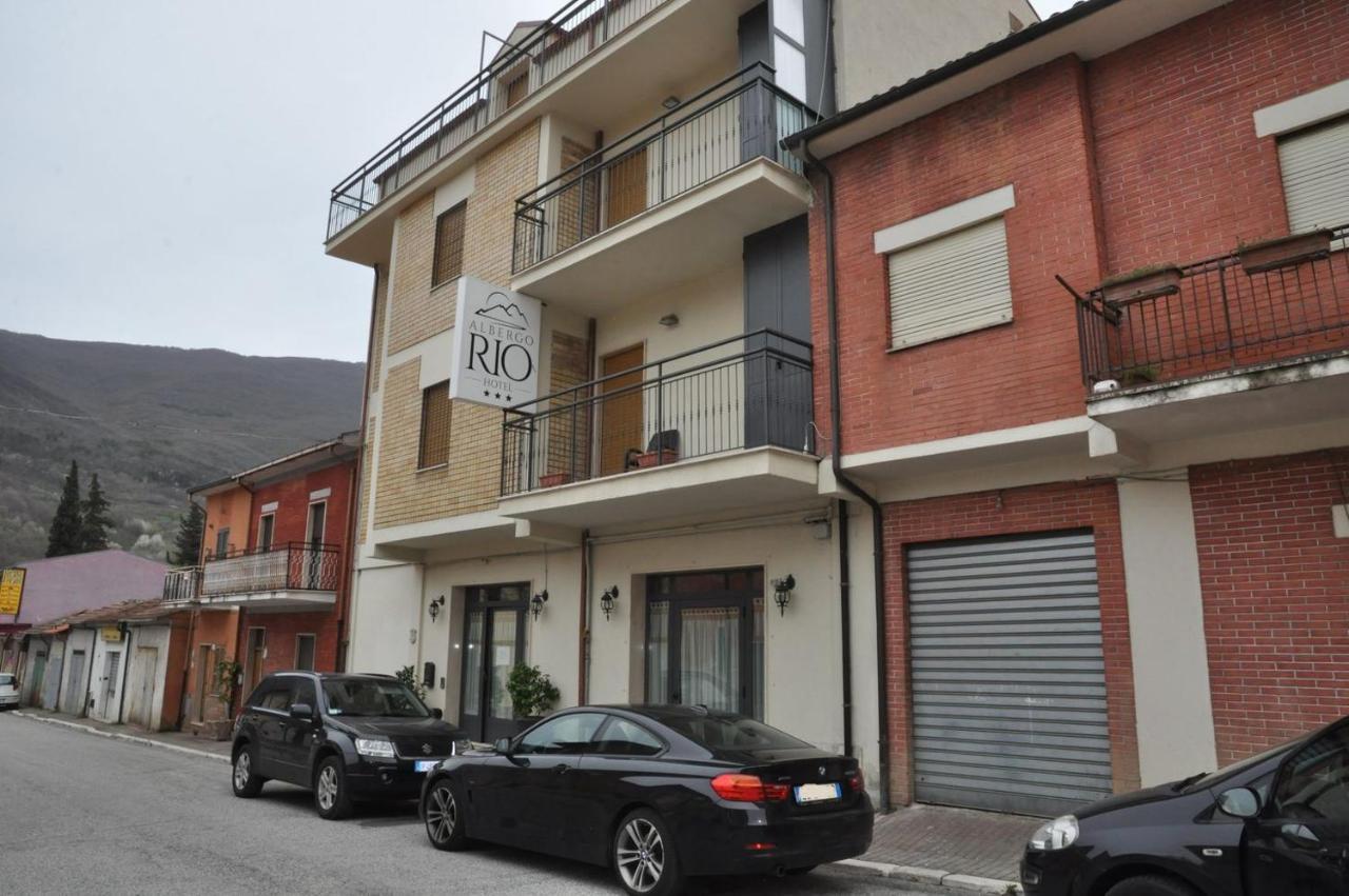 Albergo Rio Canistro Eksteriør bilde